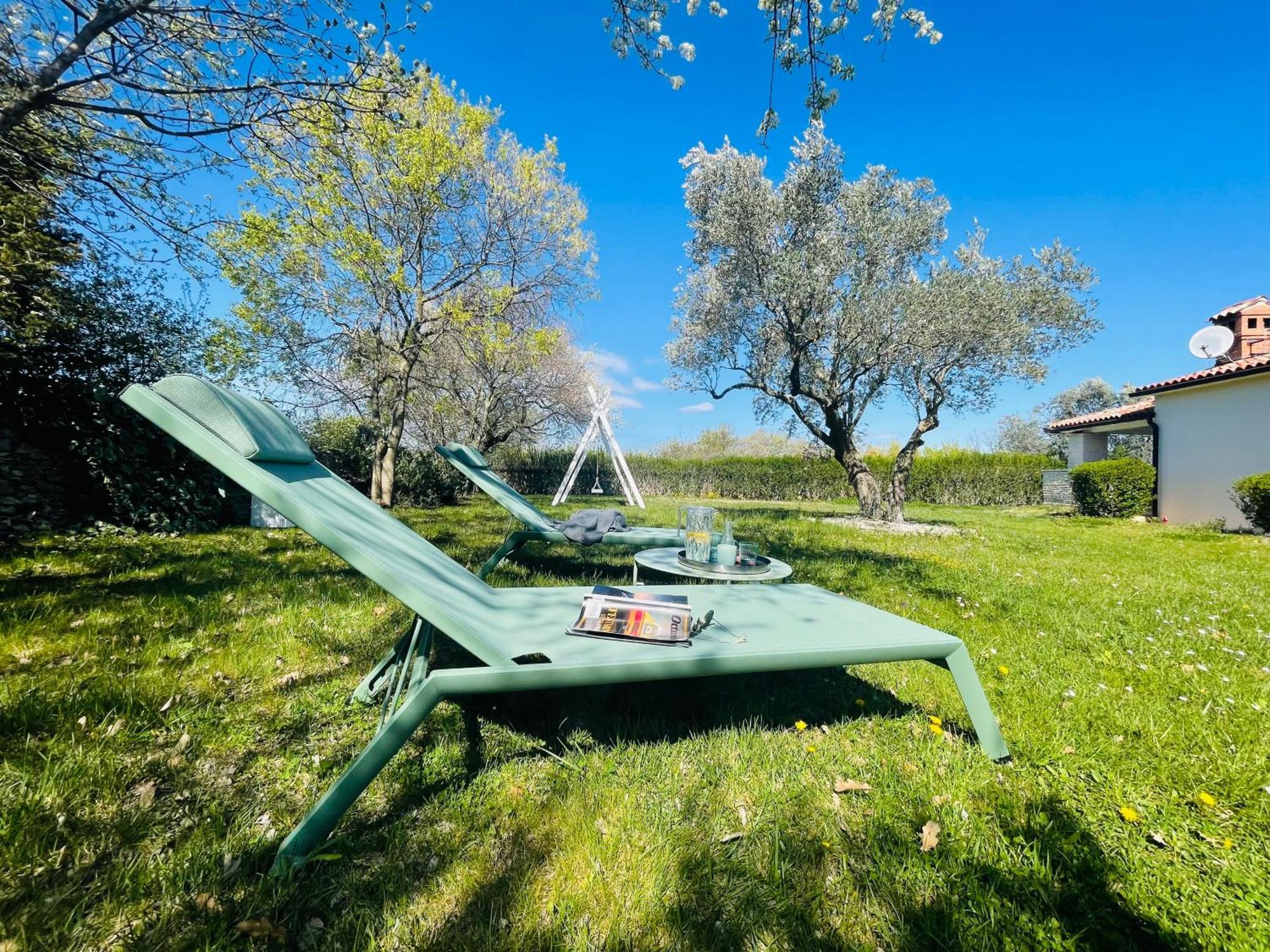 Luxury Villa In Istria - 9,000 Sqm Private Estate With Pool & Sauna, 15 Min To Sea, Near Fazana, 3 Bedrooms Juršići Exterior foto