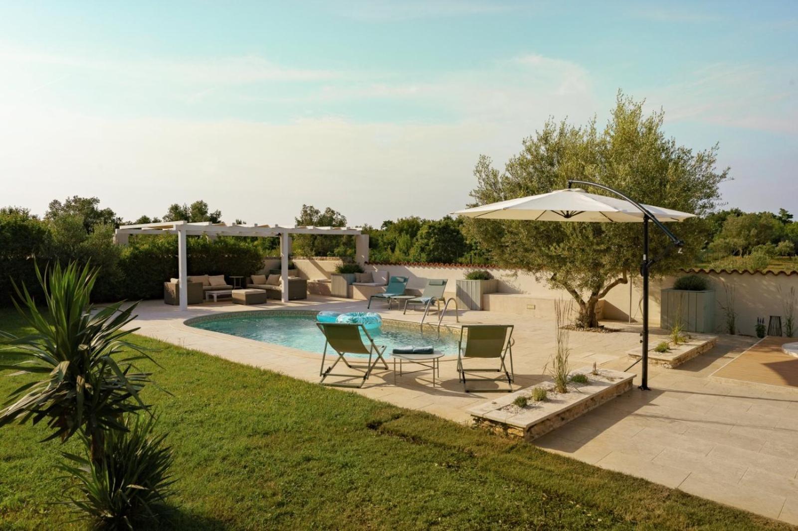 Luxury Villa In Istria - 9,000 Sqm Private Estate With Pool & Sauna, 15 Min To Sea, Near Fazana, 3 Bedrooms Juršići Exterior foto